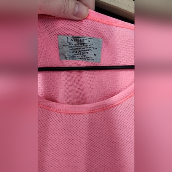 Athleta Womens Finish Fast Tee Size M Neon Athletic Train Workout Yoga Run - Picture 6 of 7